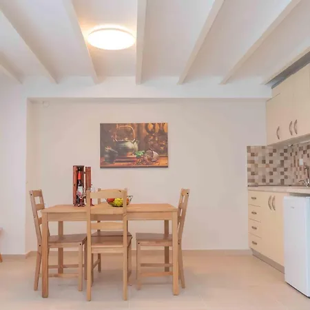 Апартаменты Infinity Seaside *